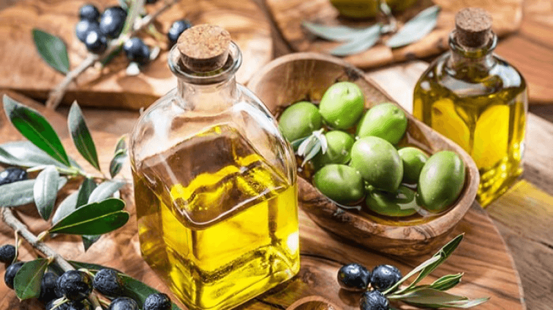 صادرات زيت الزيتون تتجاوز 268 ألف طن خلال موسم 2025/2024