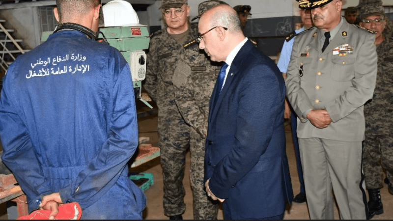 وزير الدفاع الوطني يزور الإدارة العامة للأشغال