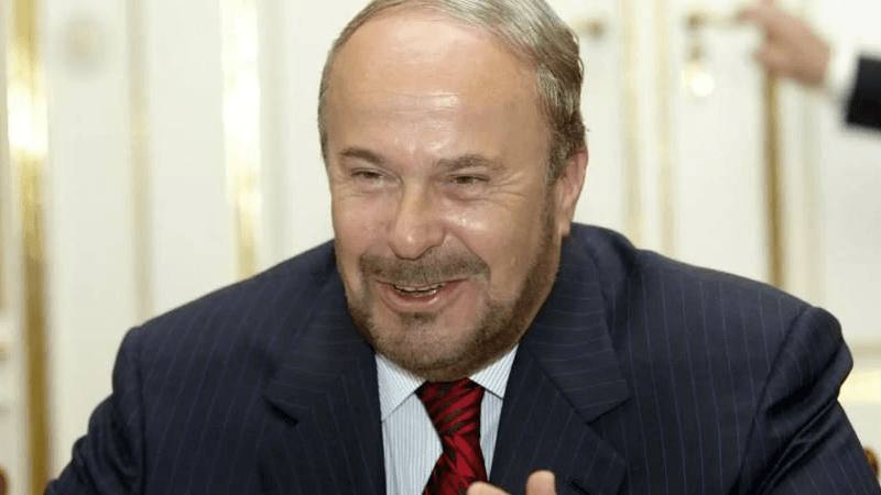 وفاة رئيس الوزراء الألباني الأسبق فاتوس نانو