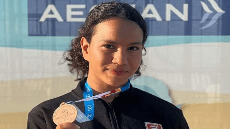 سارة بن أحمد تمنح تونس ذهبية بطولة العالم للسباحة بالزعانف