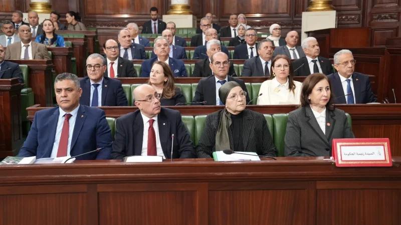 مشروع قانون المالية: تمويلات للمؤسّسات الصغرى والمتوسطة وصغار الفلاحين