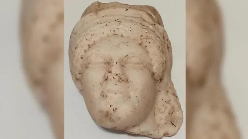 اكتشاف قناع مرمري نادر يعود إلى القرن 4 ق م بموقع توفاة في قرطاج