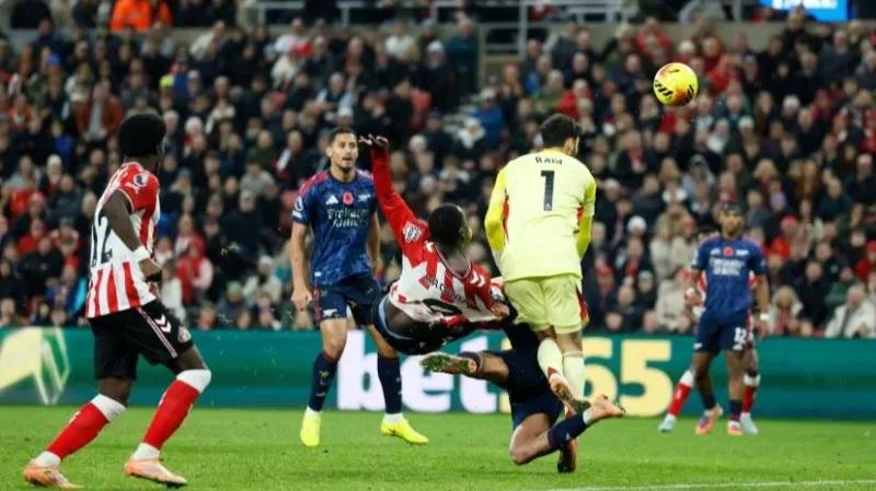 بطولة إنقلترا: سندرلاند يُبطئ أرسنال ويُشعل الصراع على الصدارة