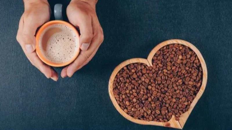 فنجان قهوة يوميا يحمي قلبك: دراسة تكسر النظريات القديمة!