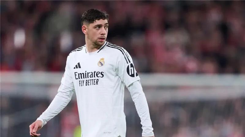 ريال مدريد يعلن غياب لاعبه فالفيردي عن الملاعب بسبب الإصابة