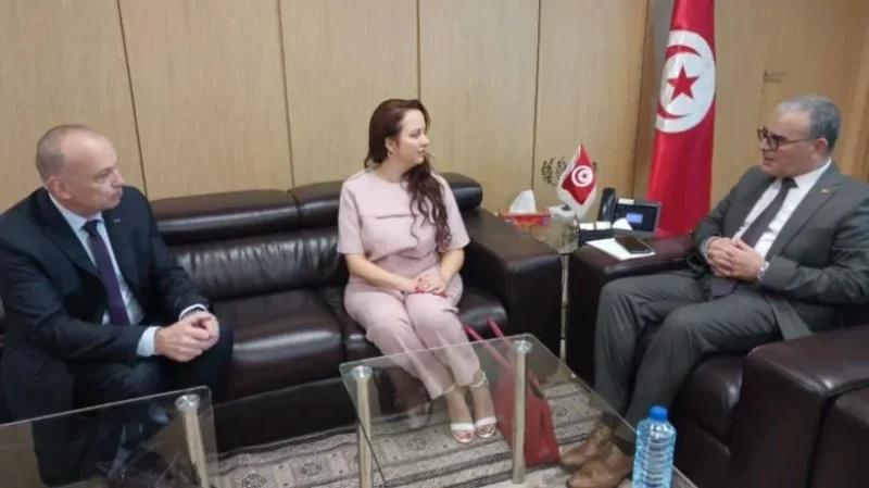 وزير الإقتصاد يلتقي رئيسة المجمع التونسي لصناعة مكونات الطائرات