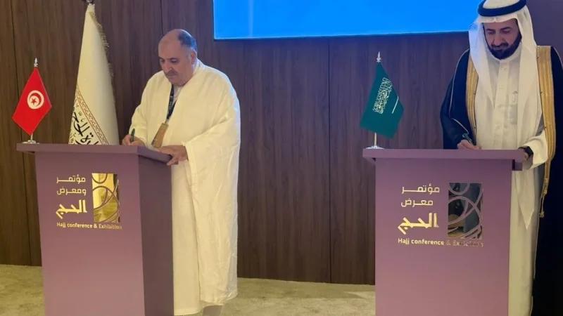 توقيع اتفاقية ترتيبات موسم الحج في زيارة وزير الشؤون الدينية للسعودية