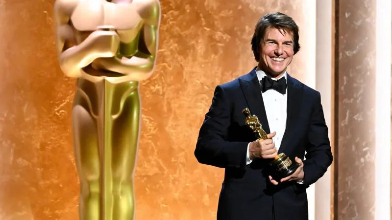 توم كروز يتسلّم أوّل جائزة 'أوسكار فخرية' في مسيرته