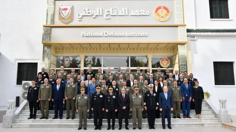 وزير الدفاع يفتتح الدورة الثالثة والأربعين لمعهد الدفاع الوطني