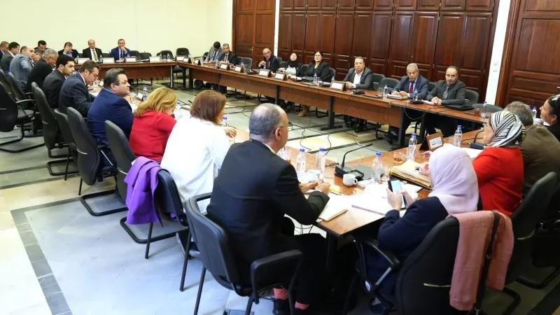 لجنة المالية والميزانية تشرع في مناقشة فصول مشروع قانون المالية 2026