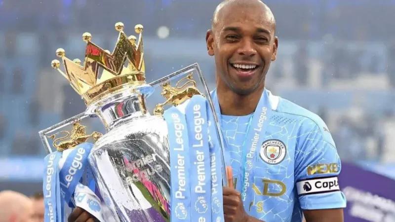 الدولي البرازيلي السابق فيرناندينيو يعلن اعتزاله