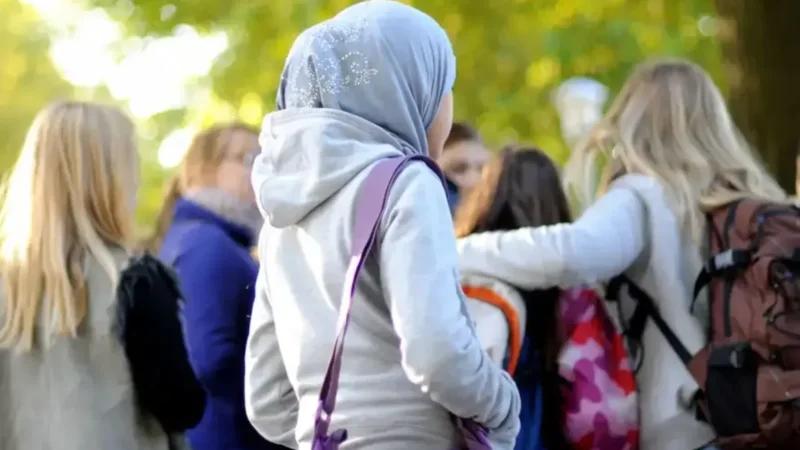 النمسا: حظر الحجاب للتلميذات دون سن الـ14 وخطايا تنتظر الأولياء!