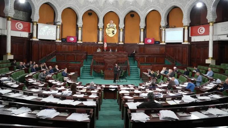 خلاف حول إسقاط فصل الضريبة على الثروة