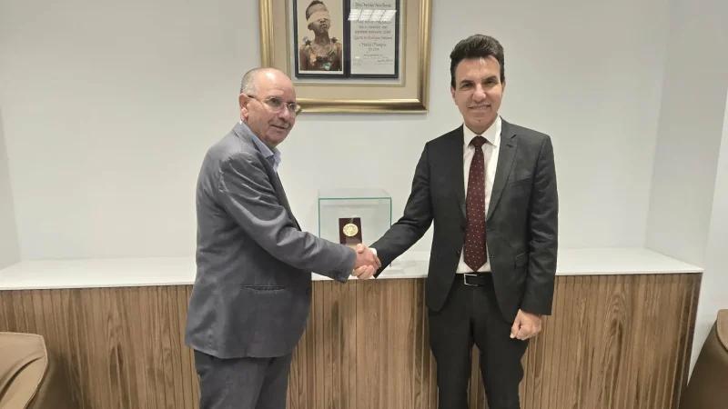 سفير الاتحاد الأوروبي يثمن دور اتحاد الشغل في دعم الحوار الاجتماعي