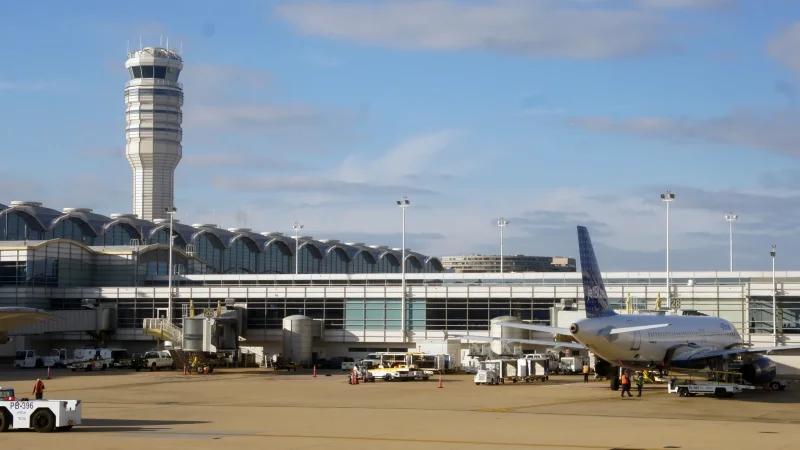 وقف الرحلات المغادرة لمطار رونالد ريغان بواشنطن لأسباب أمنية