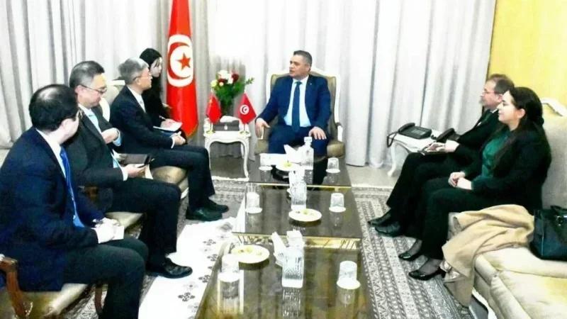 Le ministre de l’Intérieur reçoit l’ambassadeur de Chine en Tunisie