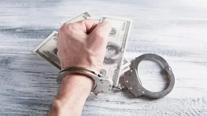 بسبب تدفقات مالية مشبوهة: عامان سجنا وخطية بـ7 ملايين دينار لرجل أعمال