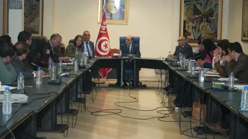 Tourisme intérieur, services et réservations anticipées en débat