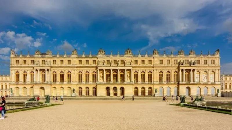 Le Château de Versailles augmente ses tarifs pour les non-Européens