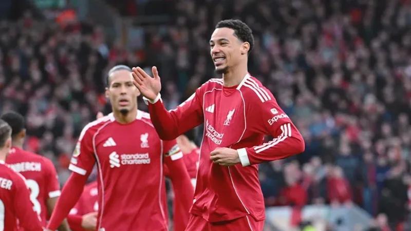 Premier League: Liverpool et Chelsea vainqueurs...