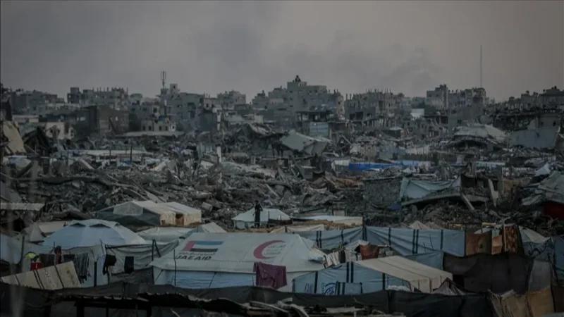 إسرائيليون يعبرون إلى غزة ويطالبون بإعادة احتلال القطاع