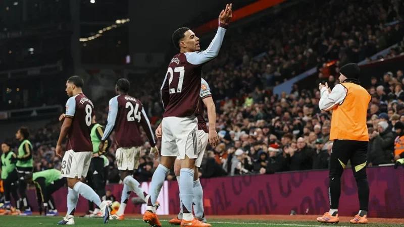 Premier League: Aston Villa grimpe sur le podium
