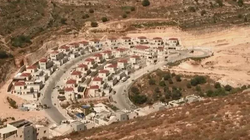 بريطانيا تدين المصادقة على بناء 19 مستوطنة بالضفة الغربية