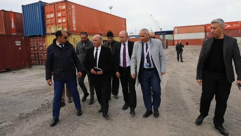 وزير النّقل يؤدّي زيارة ميدانيّة إلى ميناء رادس التّجاري