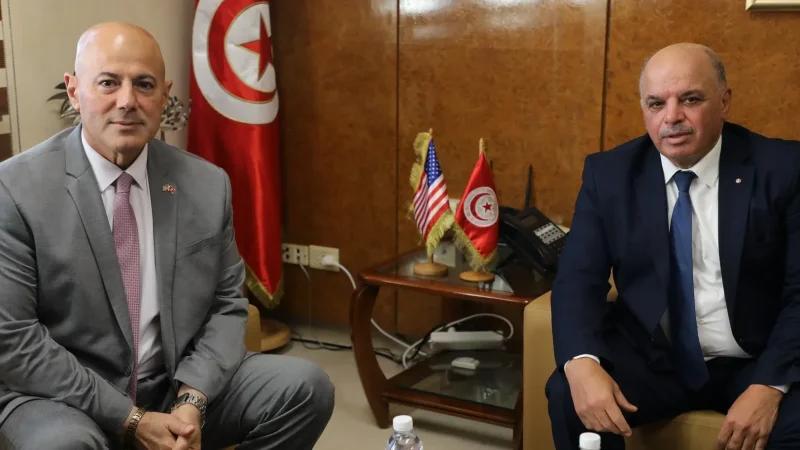 عامري يبحث مع السفير الأمريكي تطوير التعاون في مجال النقل