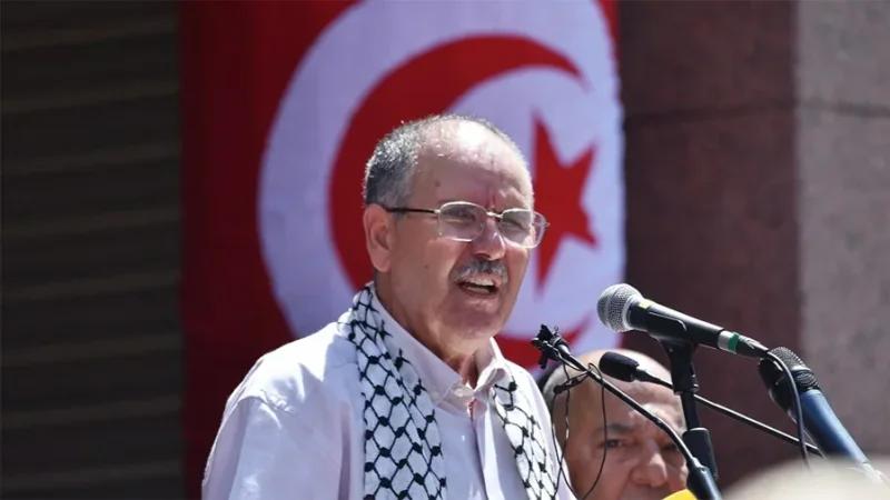 الطبوبي يطلب استشارة من عميد المحامين السابق حول تقديم مؤتمر الاتحاد