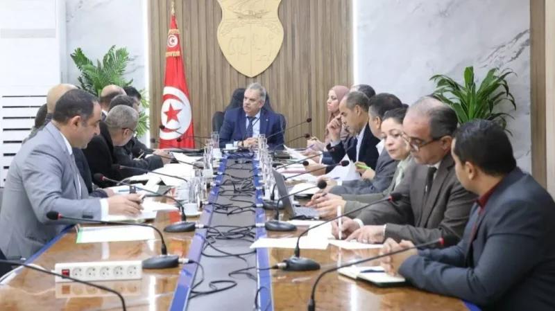 جلسة لمتابعة المشاريع الشبابية والرياضية المبرمجة بولاية القصرين