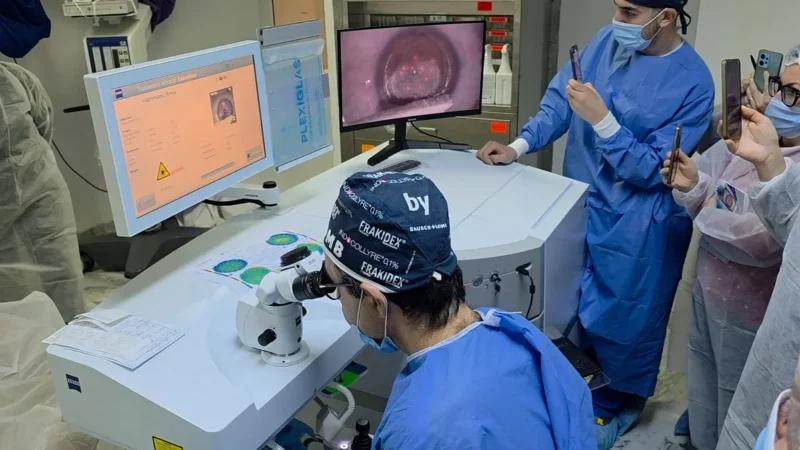 أوّل عمليتين لتصحيح عيوب الإبصار بتقنية حديثة في مستشفى شارل نيكول