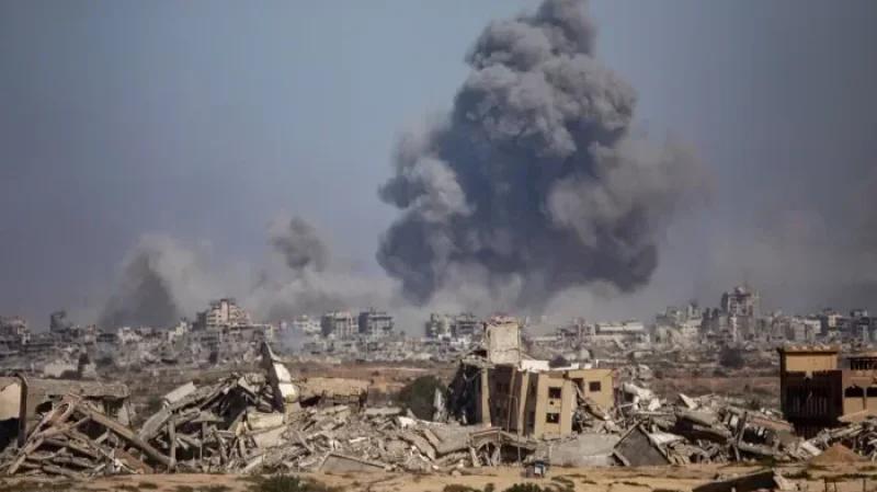 غارات وقصف مدفعي على عدّة مناطق في غزة