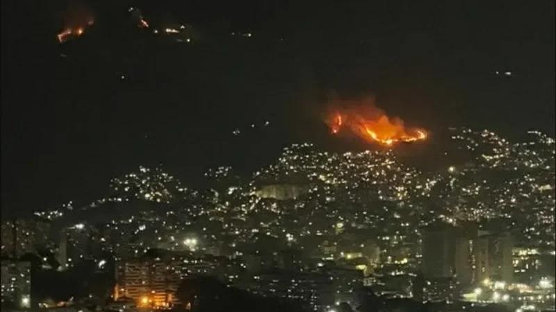 سماع دوي انفجارات قوية في كراكاس