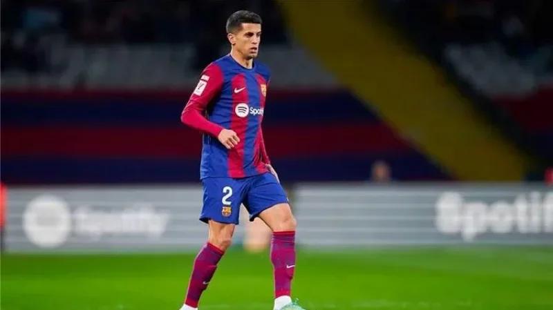 كانسيلو يقترب من العودة إلى برشلونة