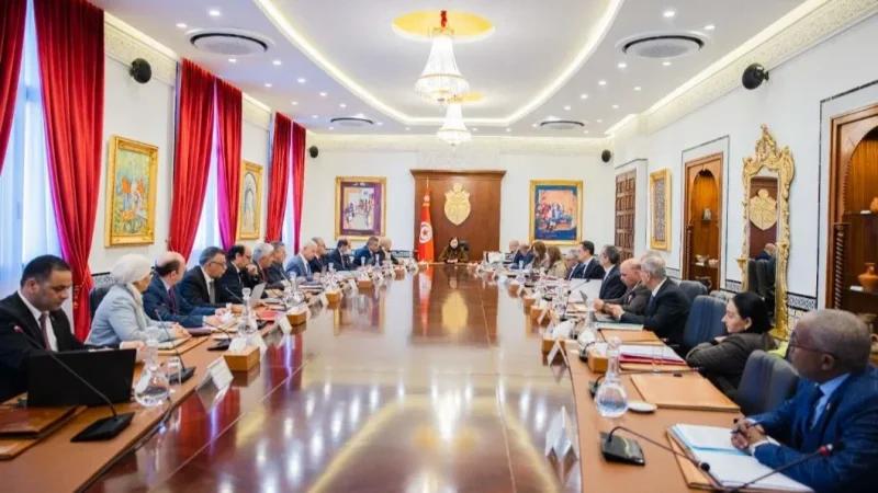 مجلس الوزراء يتداول في مشاريع قوانين وأوامر ذات طابع اجتماعي واستثماري