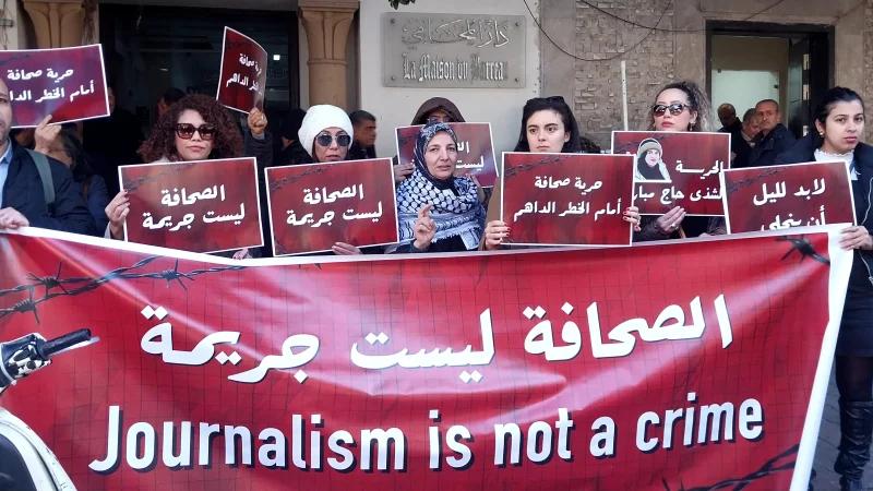 والدة شذى الحاج مبارك تطالب بإطلاق سراح ابنتها لخطورة وضعها الصحي