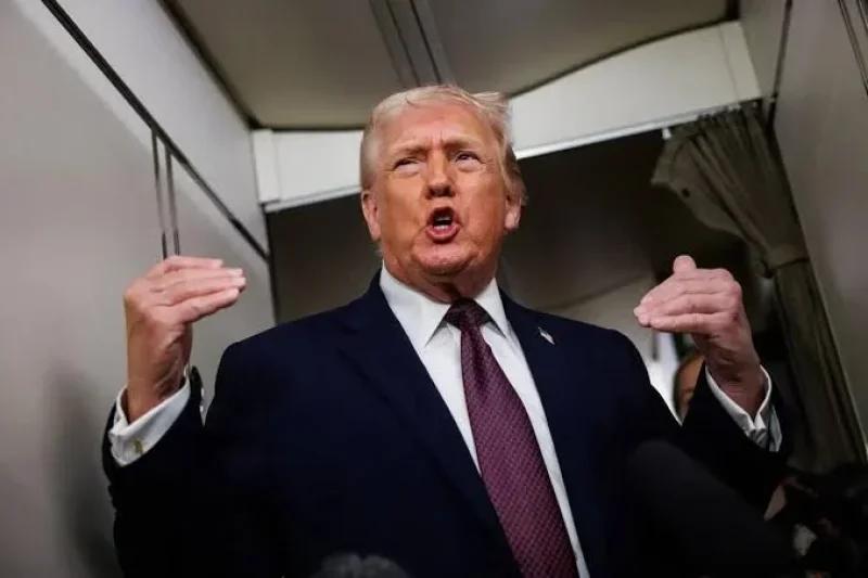 Iran: Trump appelle les manifestants à  continuer et promet une aide