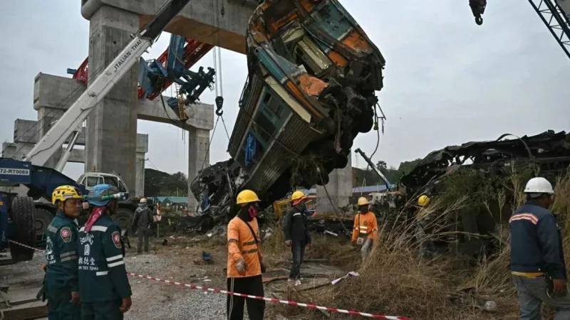 تايلاند: سقوط رافعة بناء على قطار يخلف عشرات القتلى والجرحى