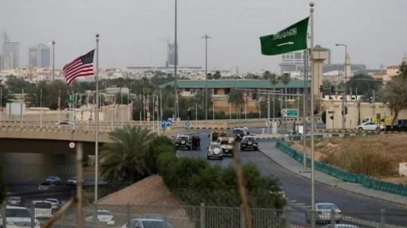 سفارة أمريكا في السعودية تحضّ موظفيها على توخي مزيد من الحذر