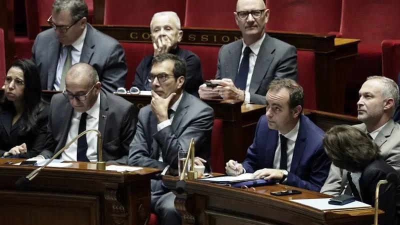 الحكومة الفرنسية تنجو من اقتراعين لحجب الثقة