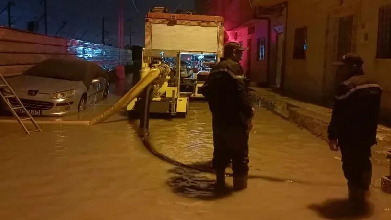 بين المدينة الجديدة وحمام الشط..إنقاذ مواطنين وعملة علقوا بسبب الأمطار