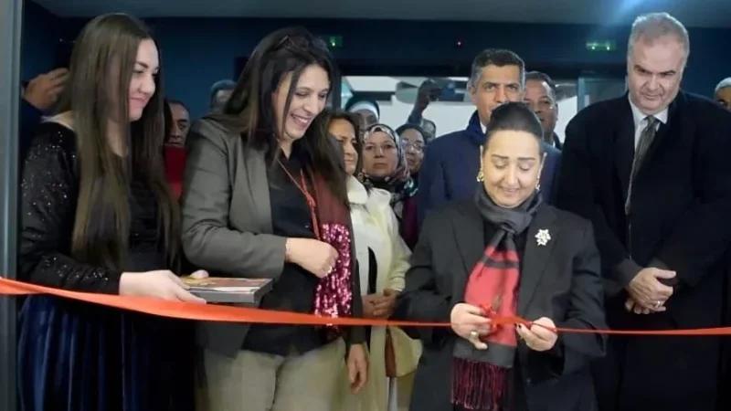 وزيرة الثقافة تفتتح الدورة الثانية لصالون الفنون التشكيلية