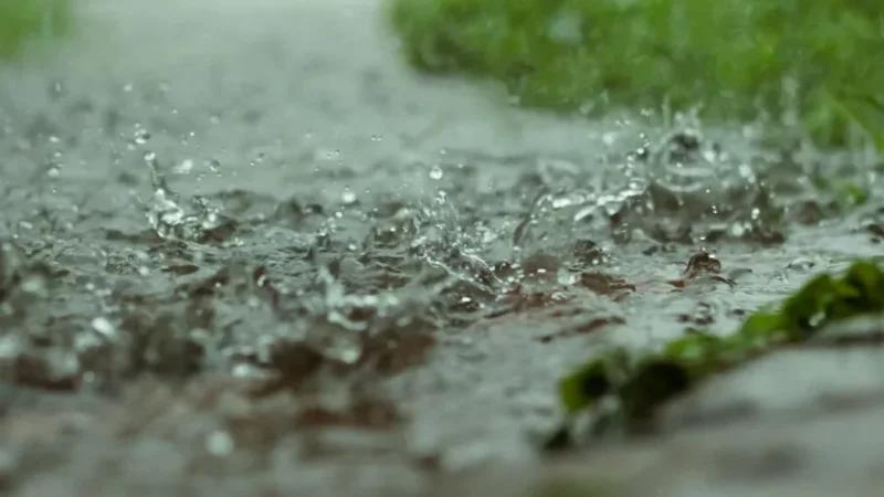 أمطار أحيانا غزيرة بأقصى الشمال الغربي ليلا