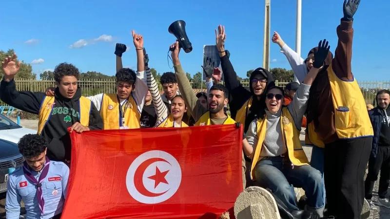 كشافة.. مواطنون ومنظمات يتطوعون لتنظيف بقايا الفيضانات