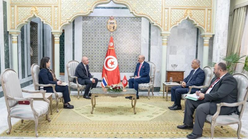 وزير الخارجية يتلقى نسخة من أوراق اعتماد سفير مملكة تايلاند في تونس