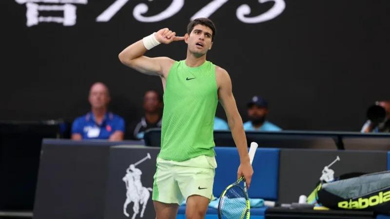 ألكاراز يهزم زفيريف بعد مباراة ملحمية ويبلغ نهائي أستراليا المفتوحة