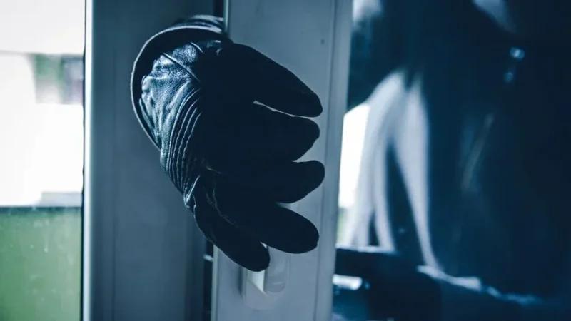 أحكام سجنية لعصابة تخصصت في خلع ونهب المحلات التجارية بالعاصمة