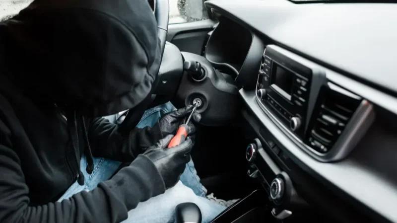 الزهروني: القبض على مشتبه به في ارتكاب سلسلة سرقات تستهدف السيارات