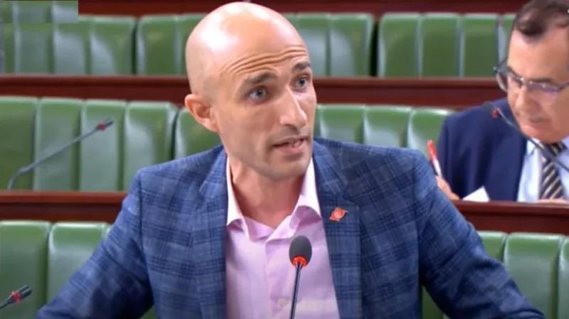 فنيرة: انطلاق دراسة مشاريع قوانين حول حقول نفط ومشاريع فوتوفولتايك